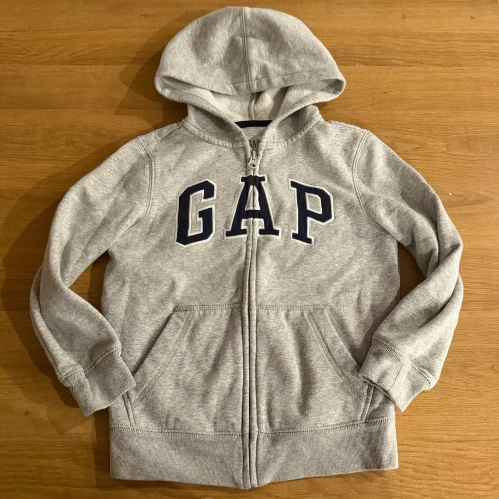 Gap Kids Boys Girls Gray Logo Zip Up Hoodie Sweatshirt Size S 6-7 RN54023